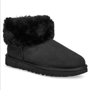 UGG classic mini fluff